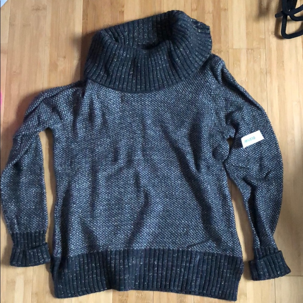 Old Navy sweater brand new size medium